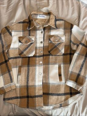 Women's Plaid Shacket in Tan and Cream